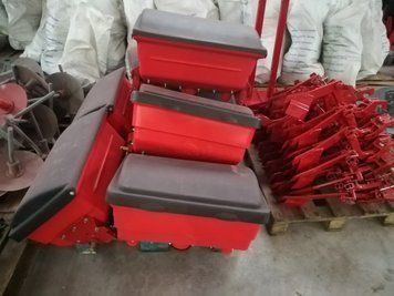 Банка тукова пластикова з металевим шнеком КРН СУПН УПС СУПН-8;УПС 509.046.5010-Т фото